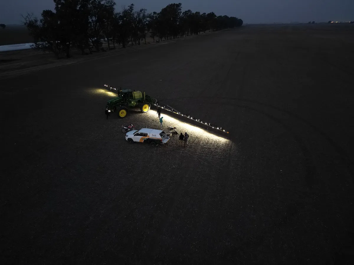 SprAI pulverización nocturna con iluminación LED